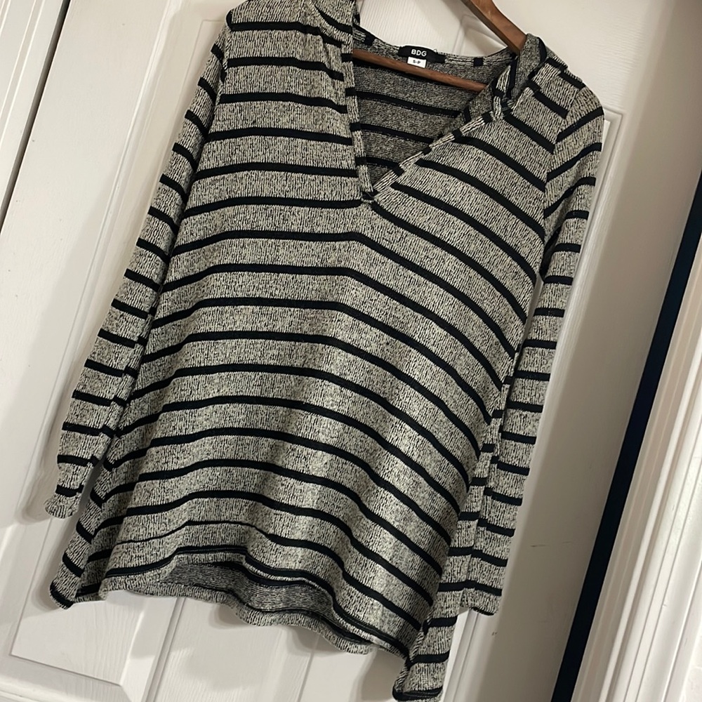 BDG Pullover Hoodie Sweater Top Size S-P